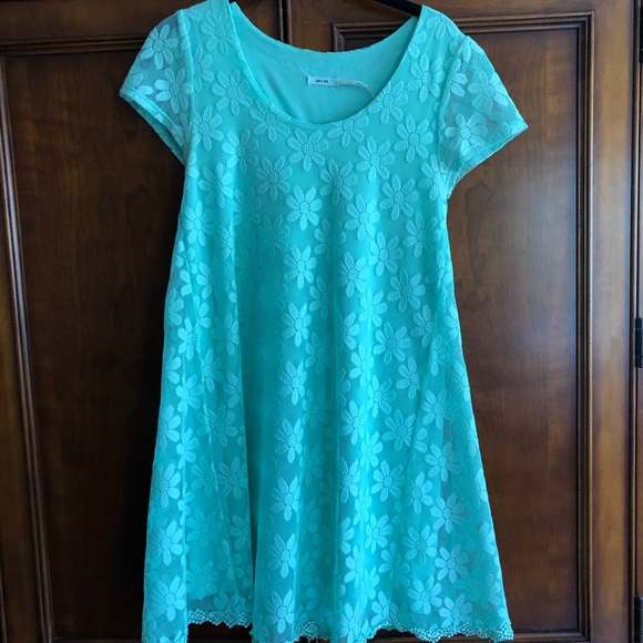 Cute bright green dress - Picture 2 of 3